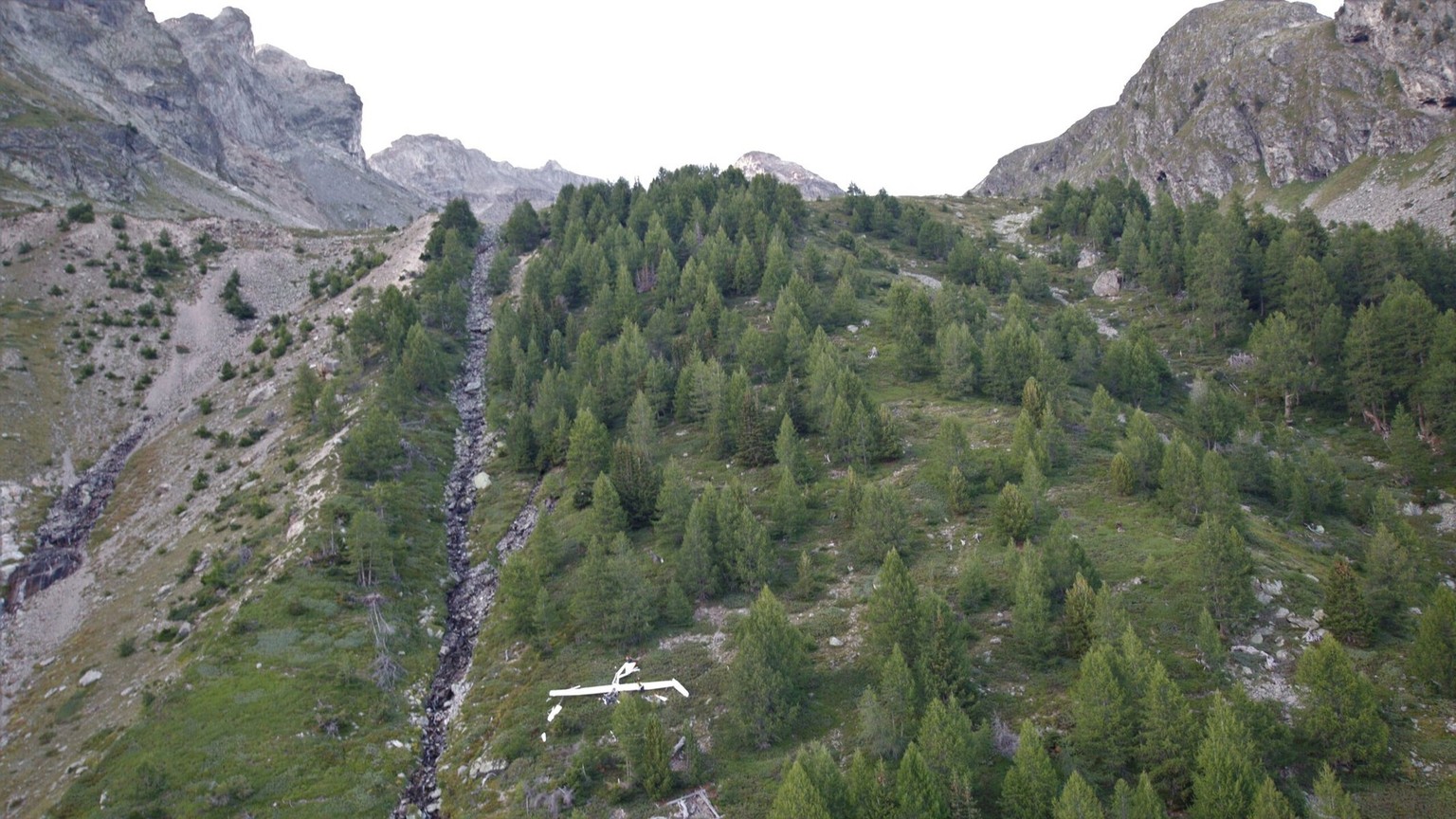 Absturz eines Segelflugzeugs unterhalb des Chistehorns auf dem Gemeindegebiet Niedergesteln, Wallis, 23.8.2024.