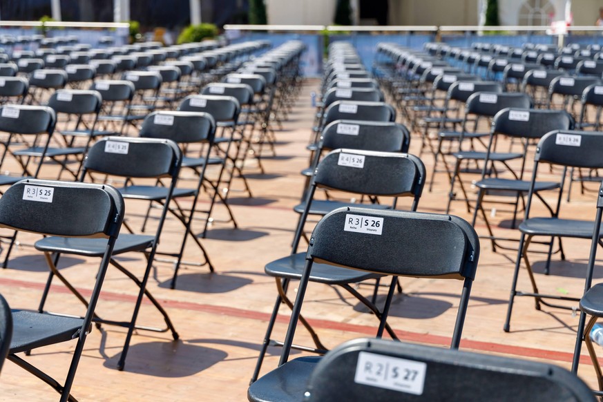 Salzburg, Kapitelplatz, 10.08.2020, Salzburger Festspiele, Bild: Auf Grund der Corona-Auflagen gibt es Einschr�nkungen bei den Sitzpl�tzen am Kapitelplatz zu dem Jubil�um 100 Jahre Salzburger Festspie ...