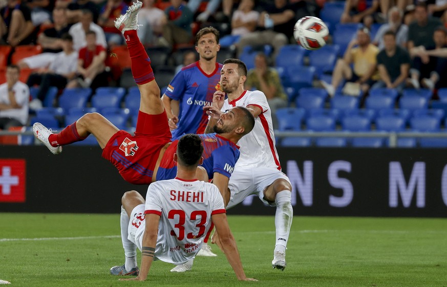 epa09358772 Basel&#039;s Arthur Cabral (C) scores the 2-0 lead during the UEFA Conference League second qualifying round, first leg soccer match between FC Basel and FK Partizani Tirana in Basel, Swit ...