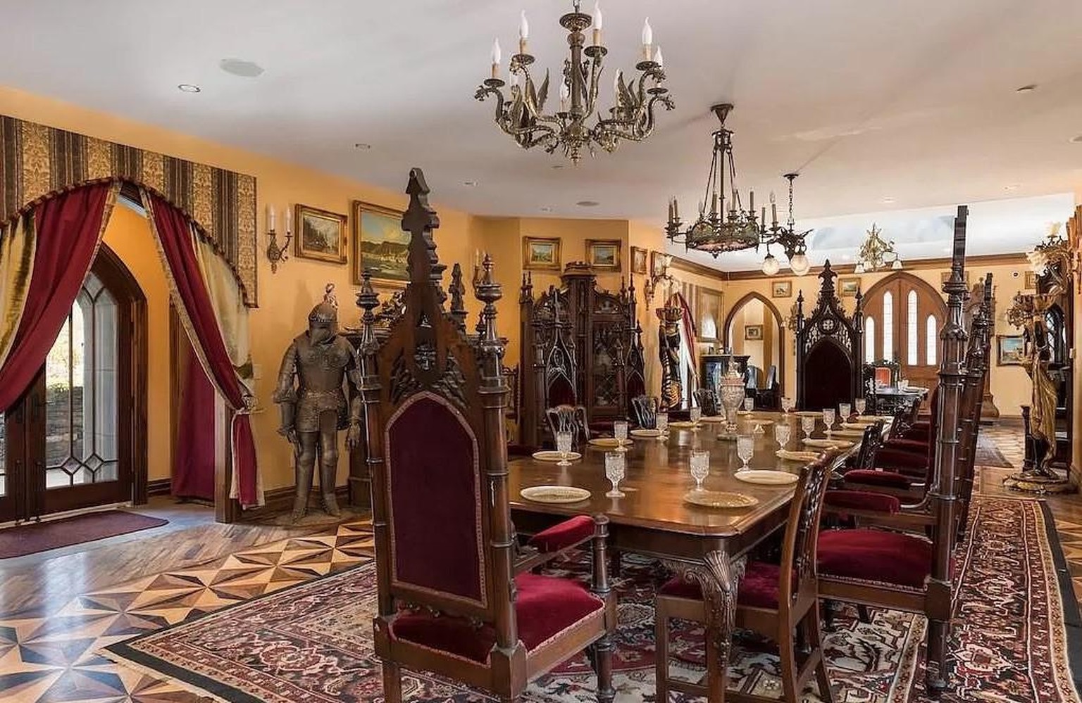 Crazy Castle für 60 millionen in Connecticut USA https://www.zillow.com/homedetails/450-Brickyard-Rd-Woodstock-CT-06281/58124274_zpid/?