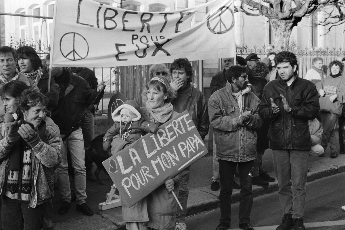 Une manifestation contre la criminalisation des objecteurs organisée à La Chaux-de-Fonds en 1991.