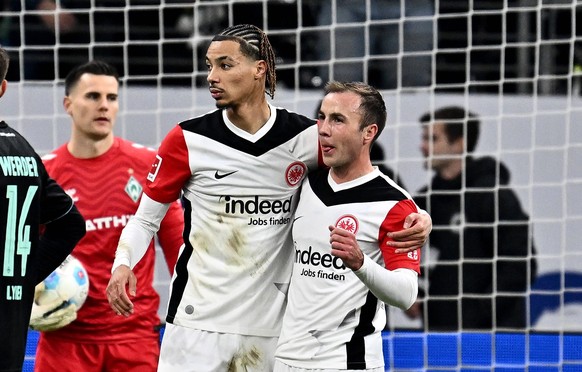 23.11.2024, xfux, Fussball 1.Bundesliga, Eintracht Frankfurt - SV Werder Bremen, emspor, v.l. Hugo Ekitike Eintracht Frankfurt, Mario G�tze Goetze Eintracht Frankfurt Torjubel, Jubel, Goal celebration ...