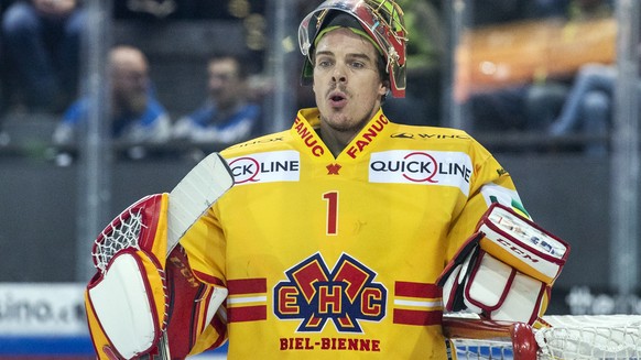 Biels Goalie Jonas Hiller beim Eishockey Meisterschaftsspiel der National League zwischen dem EV Zug und dem EHC Biel, am Donnerstag, 28. November 2019 in der Bossard Arena in Zug. (KEYSTONE/Alexandra ...