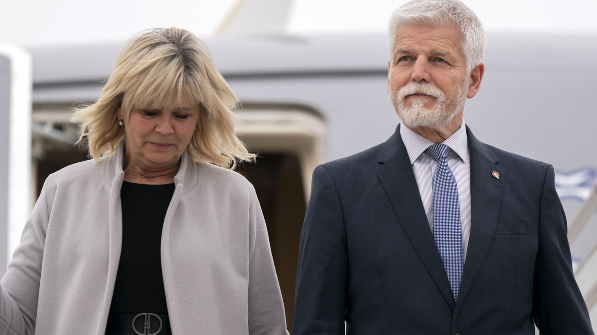 Tschechischer-Pr-sident-Petr-Pavel-in-der-Schweiz-gelandet