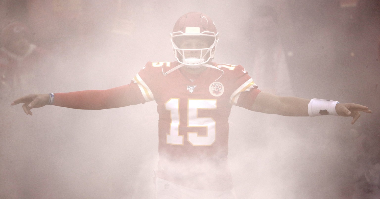 Kansas City Chiefs quarterback Patrick Mahomes (15) fires up his teammates before an NFL football game against the Oakland Raiders Sunday, Dec. 1, 2019, in Kansas City, Mo. (AP Photo/Charlie Riedel)