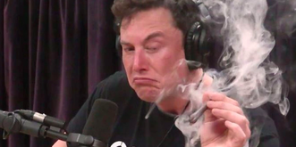 Tesla-Chef Musk bereut, mit Comedian Joe Rogan gekifft zu haben