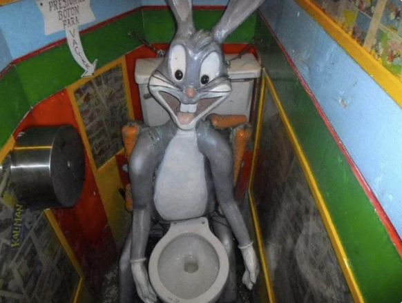 Die lustigsten Fails der Woche: Toilette mit Bugs