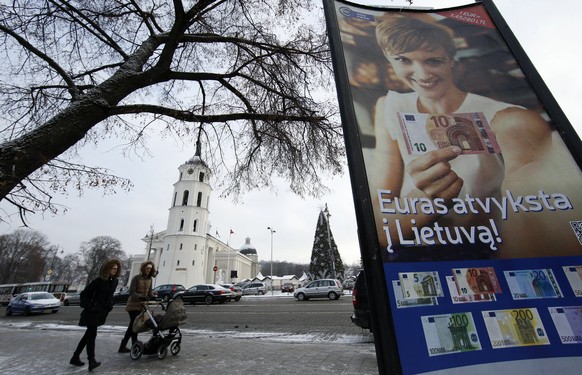 «Der Euro kommt nach Litauen»: Plakatkampagne in der Hauptstadt Vilnius zur Euro-Einführung am 1. Januar 2015.