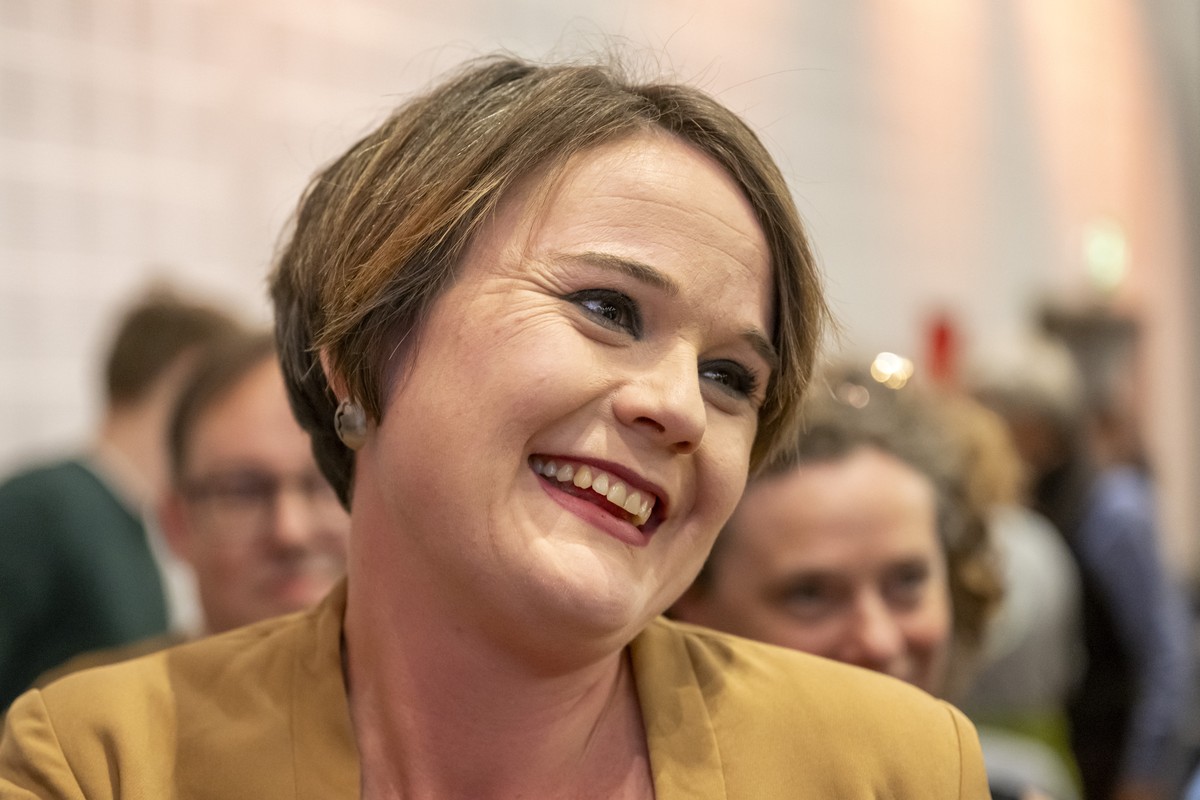 Die wieder in den Nationalrat gewaehlte Sarah Wyss (SP, bisher) freut sich im Wahlforum fuer den Kanton Basel-Stadt an den Eidgenoessischen Wahlen in Basel, am Sonntag, 22. Oktober 2023. Die Schweizer ...