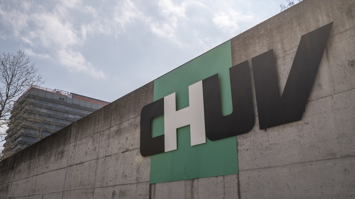 Le logo du CHUV photographie, ce vendredi 12 avril 2019, a Lausanne. Attaquee par des menaces anonymes, la direction du CHUV a decide de porter plainte. (KEYSTONE/Adrien Perritaz).