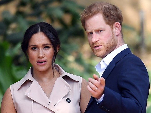 Duke and Duchess of Sussex - oder alltagssprachlich: Prinz Harry (rechts) und seine in die britische Königsfamilie eingeheiratete Gattin, die US-Amerikanerin Meghan Markle (Aufnahme vom Oktober 2019 i ...