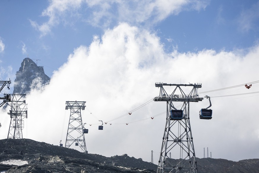 The new 3S ropeway on the right, right before the opening on Saturday, September 29, 2018, in Zermatt, Valais, Switzerland. After three summer seasons of construction work with 38 involved companies a ...