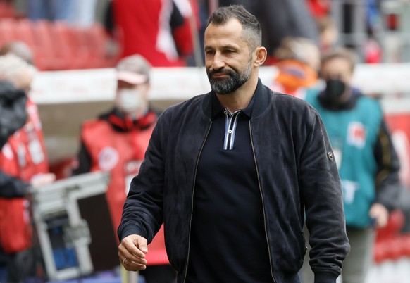 epa09918256 Munich?s director of sports Hasan Salihamidzic reacts before the German Bundesliga soccer match between 1. FSV Mainz 05 and FC Bayern Munich in Mainz, Germany, 30 April 2022. EPA/RONALD WI ...