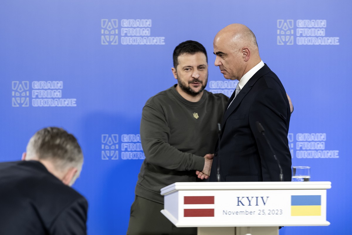 Berset et Zelensky ont dû interrompre leur conférence de presse à cause de missiles russes.