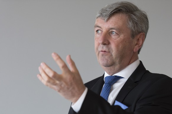 Daniel Weder, CEO Skyguide, spricht anlaesslich der Bilanzmedienkonferenz der Luftsicherung Skyguide zum Geschaeftsjahr 2016, am Dienstag, 21. Maerz 2017, in Kloten. (KEYSTONE/Thomas Delley)
