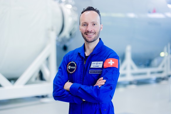 03.05.2023, Nordrhein-Westfalen, K�ln: Marco Sieber aus der Schweiz,, angehender Astronaut, wird im Europ�ischen Astronautenzentrum (EAC) der ESA vorgestellt. Er und vier weitere angehende Astronauten ...