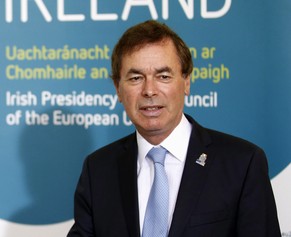 Korruptionsvorwurf gegen Polizei: Irischer Justizminister Alan Shatter muss zurücktreten.