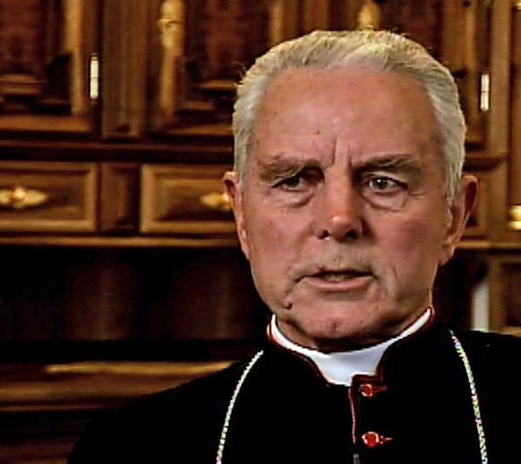 Holochaust-Leugner Bischof Williamson im TV-Interview.