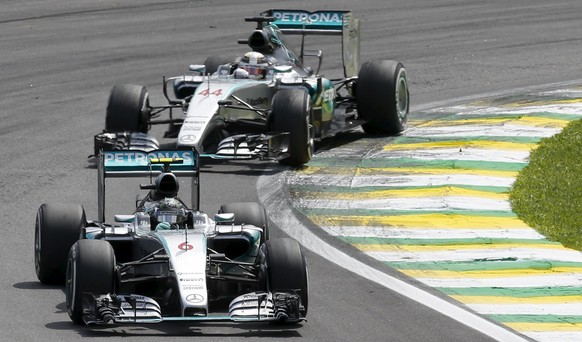 Weltmeister Lewis Hamilton muss Teamkollege Nico Rosberg erneut den Vortritt lassen.