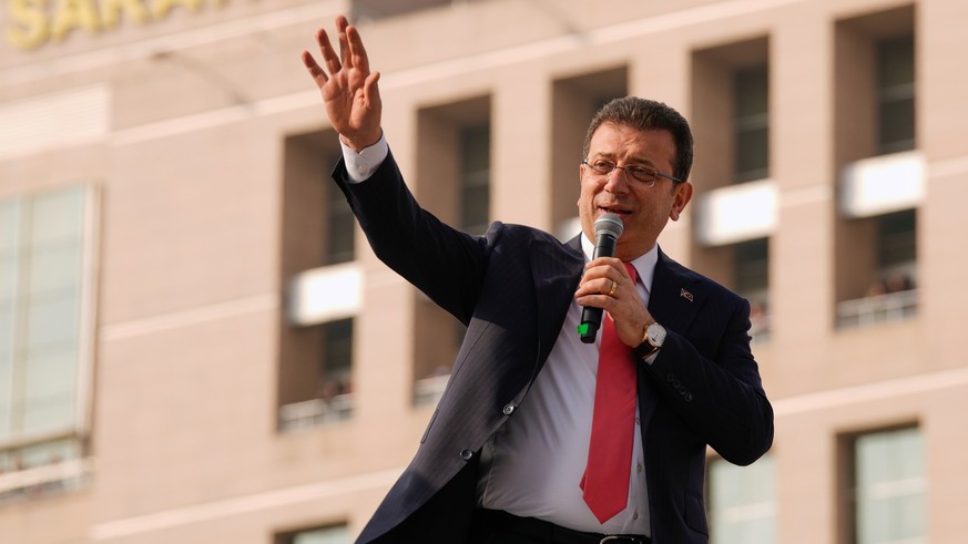FILE - Istanbul's Mayor Ekrem Imamoglu addresses his supporters in front of the Istanbul courthouse in Istanbul on Jan. 31, 2025. (AP Photo/Emrah Gurel, File)
Ekrem Imamoglu