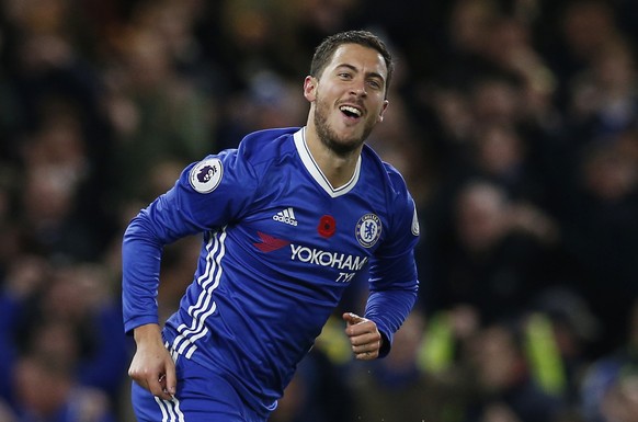 Britain Football Soccer - Chelsea v Everton - Premier League - Stamford Bridge - 5/11/16 Chelsea&#039;s Eden Hazard celebrates scoring their fourth goal Action Images via Reuters / Andrew Couldridge L ...