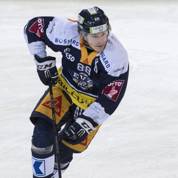 Sven Senteler von Zug beim Eishockey Meisterschaftsspiel in der Qualifikation der National League zwischen dem EV Zug und dem HC Ambri Piotta vom Samstag, 3. Maerz 2018 in Zug. (PPR/Urs Flueeler)