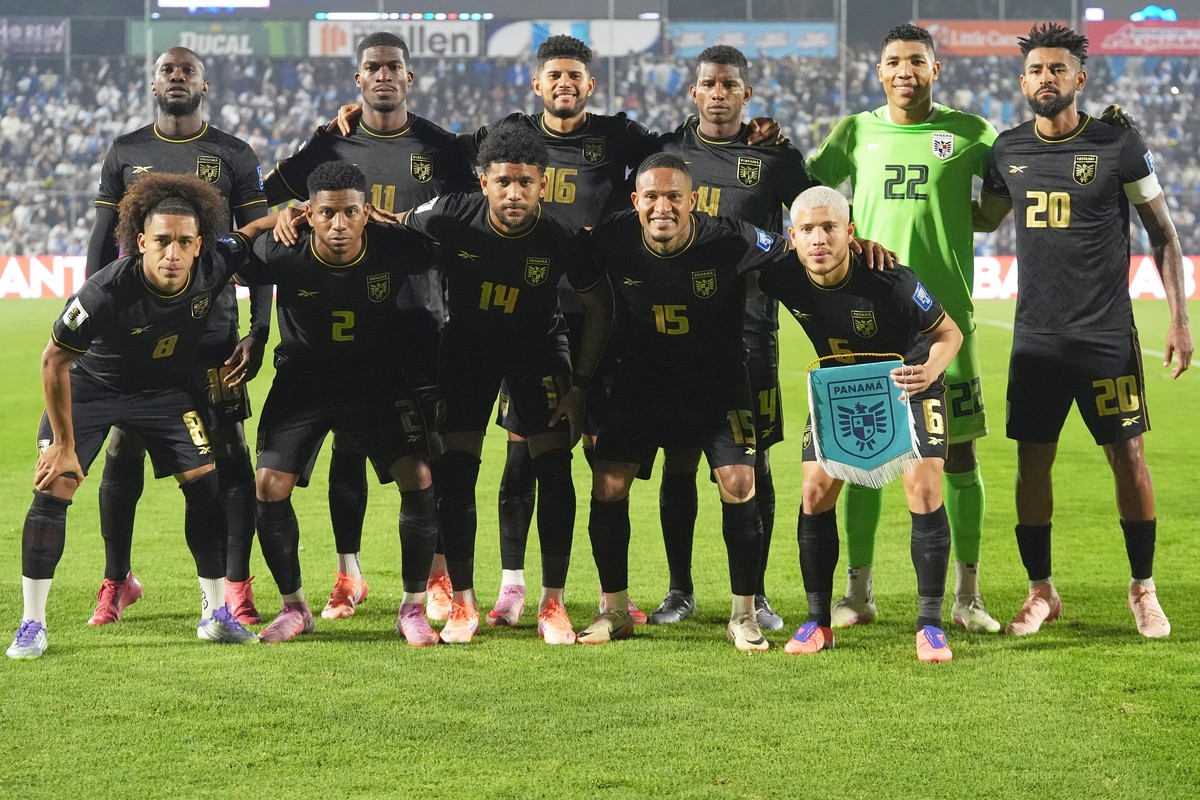 FILE - Panama players pose for a team photo prior to a World Cup 2026 qualifying soccer match against Guatemala in Guatemala City, Thursday, Nov. 13, 2025. (AP Photo/Moises Castillo, File)
WCup Panama ...