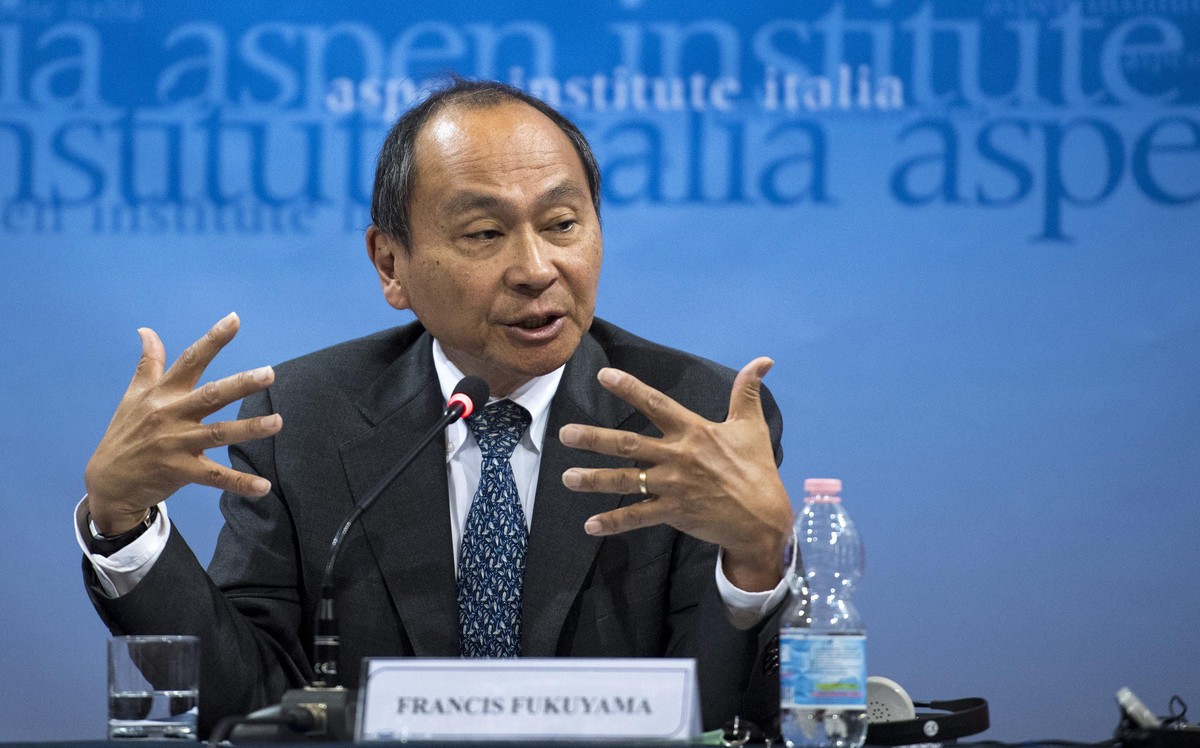 epa05656750 Francis Fukuyama, director of the Center on Democracy, Development and the Rule of Law at Stanford University, speaks to an audience during the International workshop 'Post-election A ...