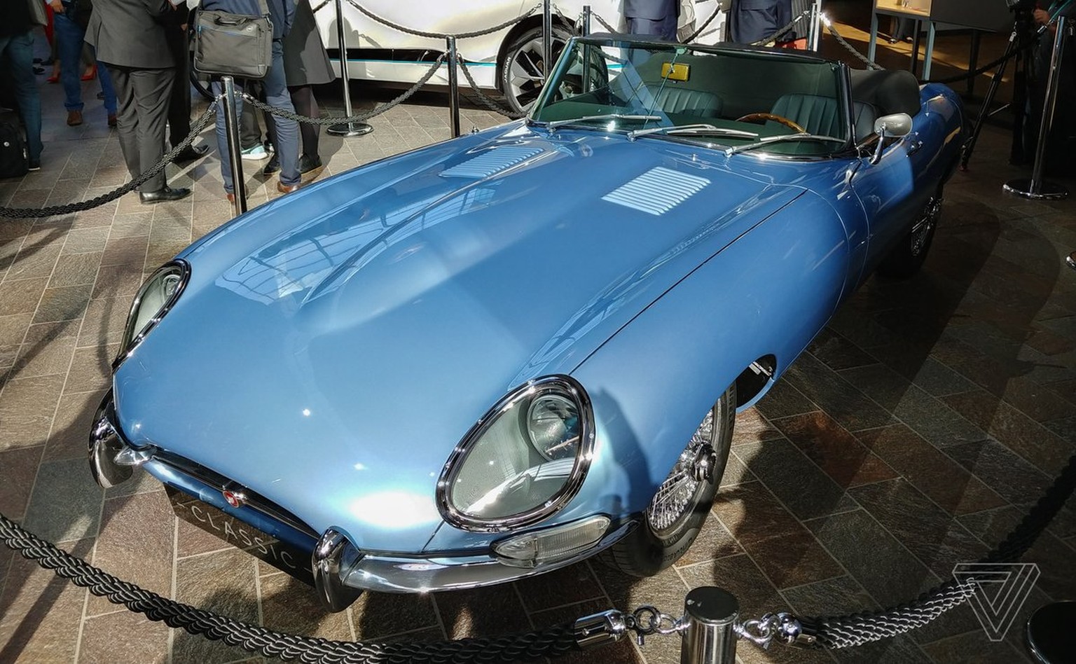 E-Type Zero: Jaguar ist Tesla mit dem Elektro-Roadster auf den Fersen.