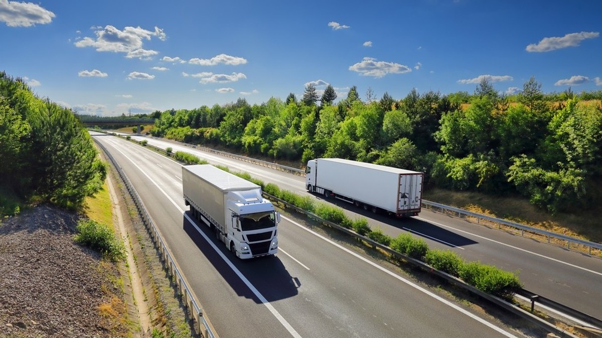 lkw lastwagen shutterstock