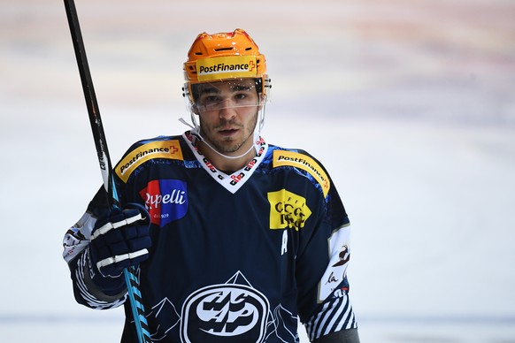 Ambri&#039;s TopscorerMatt D&#039;Agostini during the preliminary round game of the National League Swiss Championship 2017/18 between HC Ambrì Piotta and HC Davos, at the ice stadium Valascia in Ambr ...