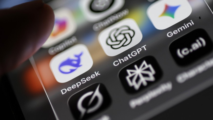 76 Prozent der erwachsenen Bevölkerung in der Schweiz nutzt gegenwärtig Werkzeuge der Künstlichen Intelligenz im Alltag.