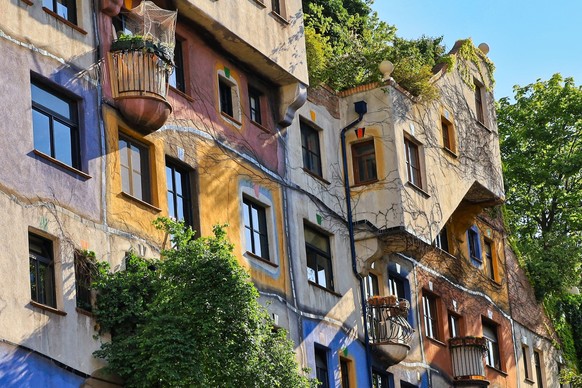 Das Hundertwasserhaus in Wien ist ein beliebtes Fotoobjekt.