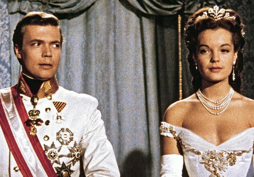 Der junge österreichische Kaiser Franz Josef (Karlheinz Böhm) und Sissi (Romy Schneider) im legendären Sissi-Film.