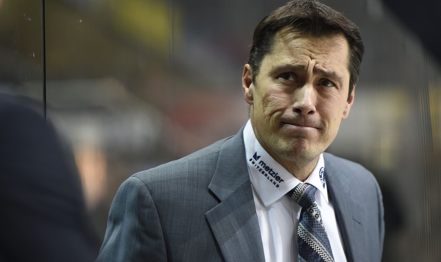 Skeptischer Blick bei Guy Boucher.