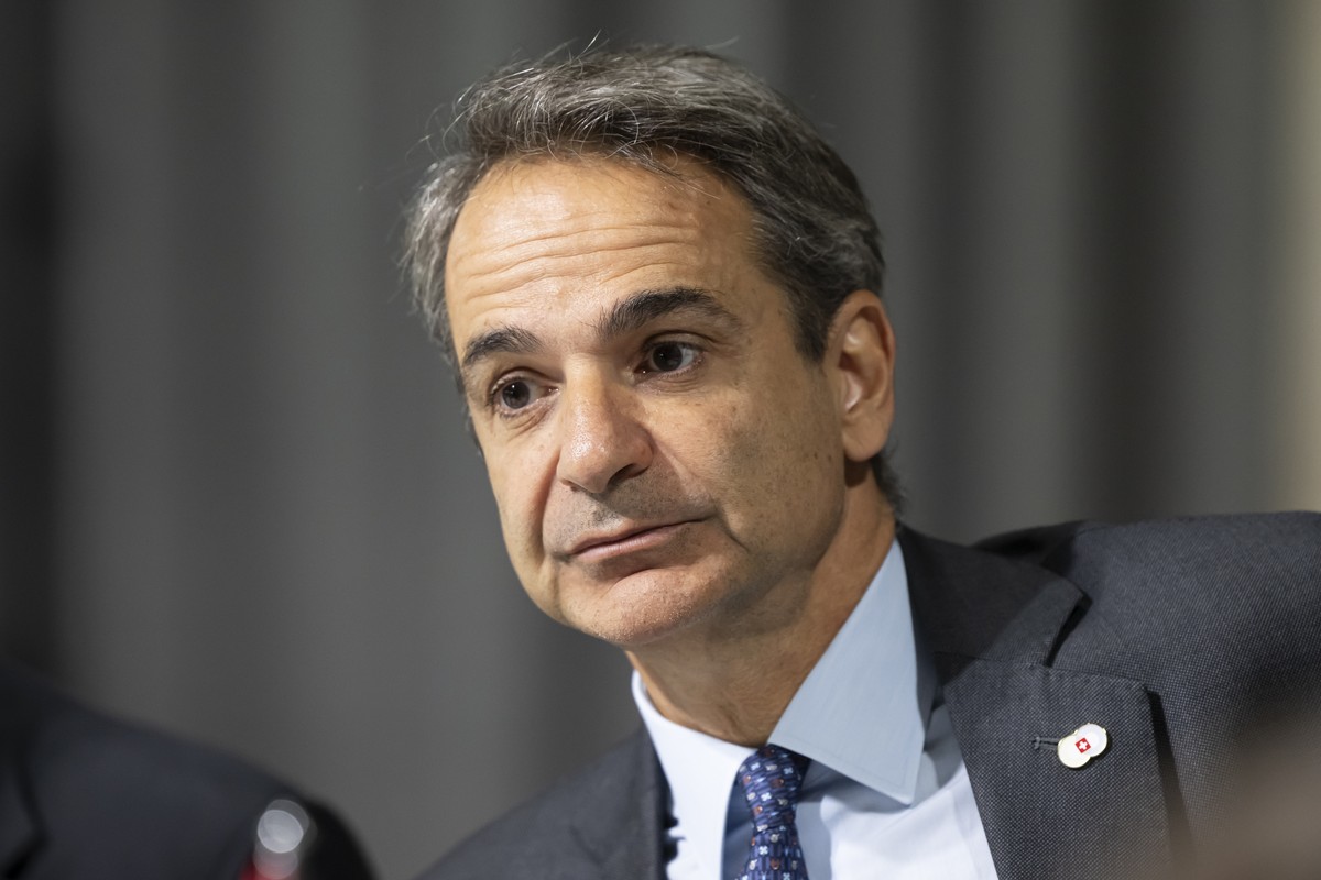 epa11414707 Prime Minister of Greece Kyriakos Mitsotakis attends the plenary session during the Summit on peace in Ukraine in Stansstad near Lucerne, Switzerland, 16 June 2024. International heads of  ...