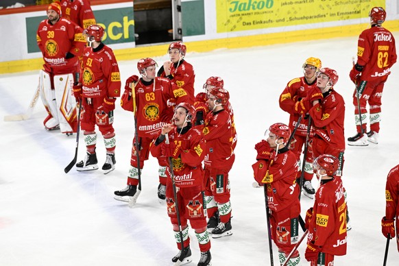Tigers Spiler geschlagen nach dem Eishockey-Qualifikationsspiel der National League, zwischen den SCL Tigers und den SC Rapperswil - Jona Lakers, am Samstag, 28. Februar 2026, in der Emmental Versiche ...