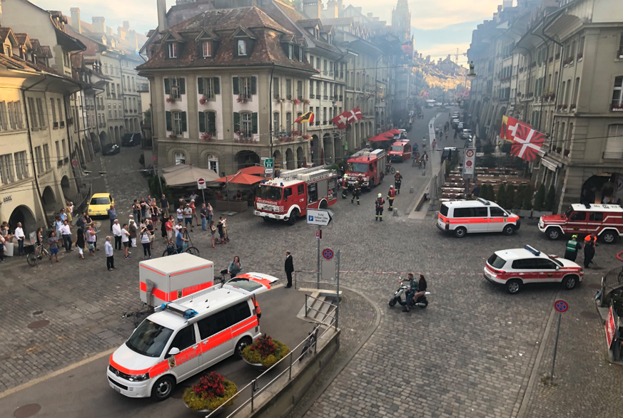 Der Brand hielt die Feuerwehr und Polizei auf Trab.