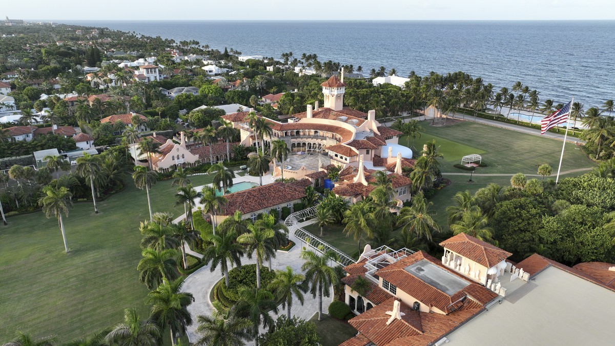 CORRECTS DAY OF WEEK TO WEDNESDAY, NOT TUESDAY - An aerial view of President Donald Trump's Mar-a-Lago estate is pictured, Wednesday, Aug. 10, 2022, in Palm Beach, Fla. (AP Photo/Steve Helber)