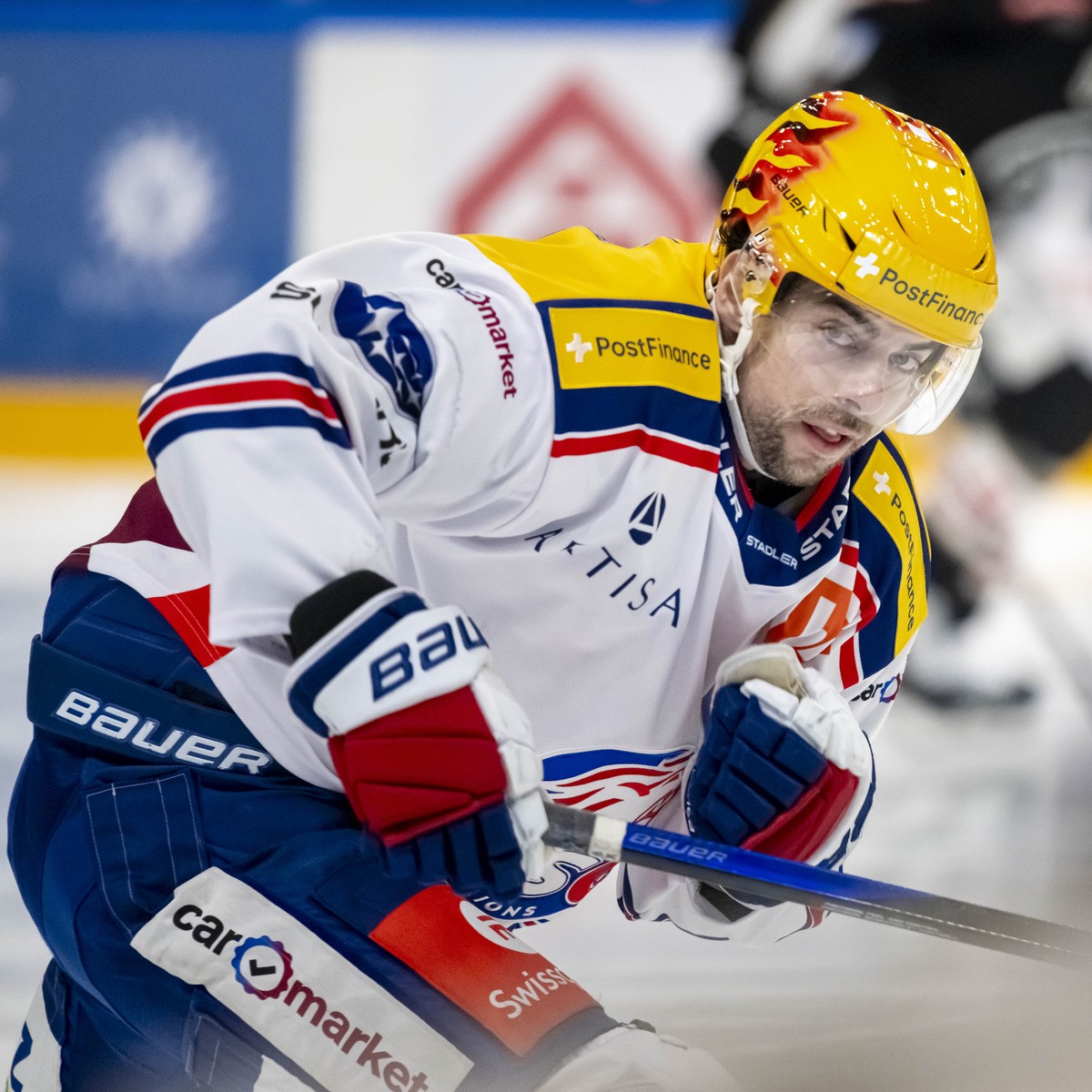 Post Finance Top Scorer Derek Grant (ZSC), during the regular season of National League A (NLA) Swiss Championship 2024/25 between HC Lugano and ZSC Lions at the ice stadium Corner Arena, Switzerland, ...