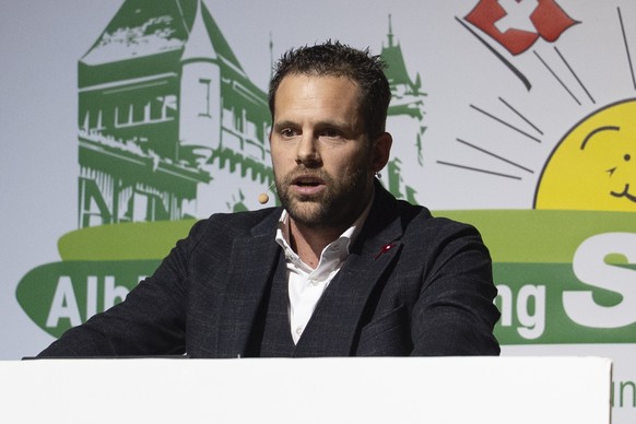 SVP-Kantonalpraesident Dominik Ledergerber spricht an der 38. Albisgueetli-Tagung der SVP am Freitag, 16. Januar 2026 im Schuetzenhaus Albisgueetli in Zuerich. (KEYSTONE/Claudio Thoma)