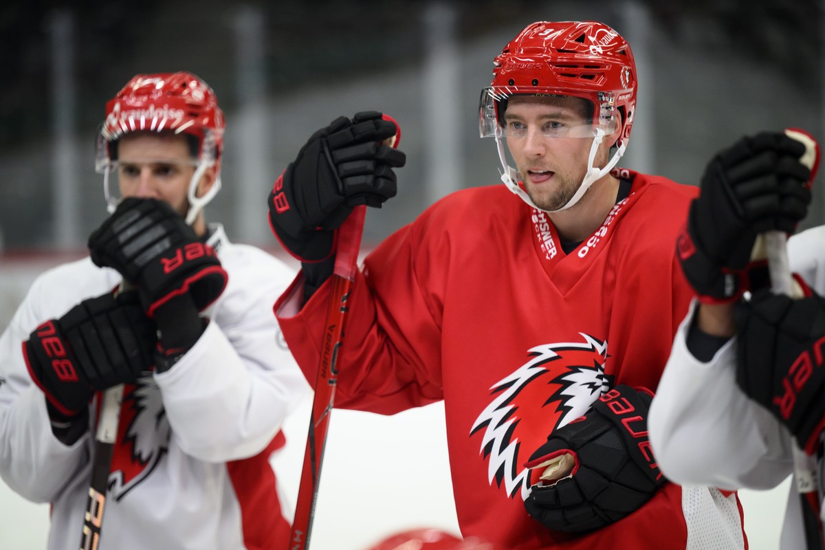 Le nouveau joueur du LHC Christian Djoos lors d'un entrainement avant la conference de presse d'avant-saison du club de hockey sur glace de National League Lausanne Hockey Club, LHC, ce lund ...