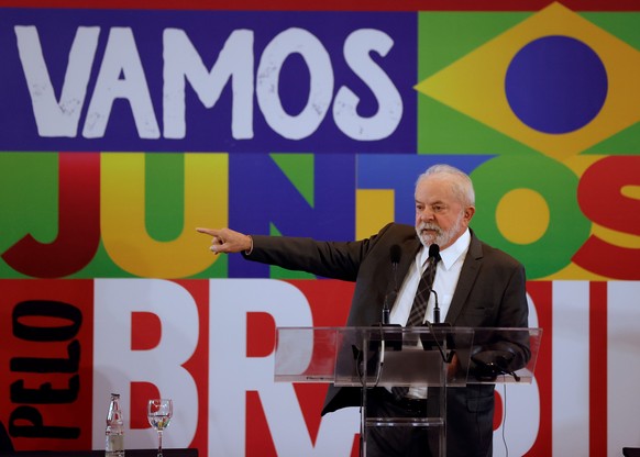 epa10133700 Former Brazilian President and candidate for the upcoming presidential elections Luiz Inacio Lula da Silva, speaks during a press conference for foreign correspondents in Sao Paulo, Brazil ...