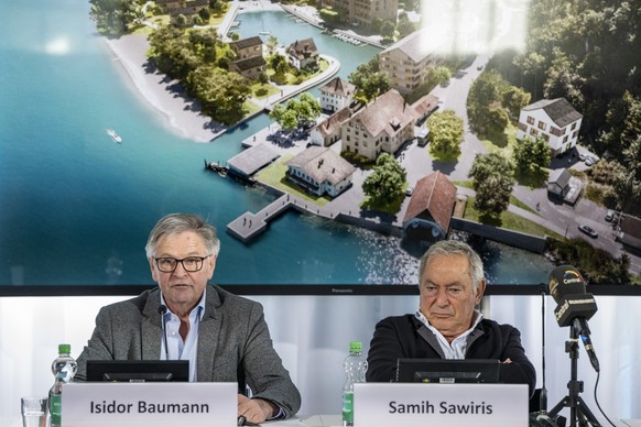 Der Initiant des Projekt Isleten, Samih Sawiris, rechts, und Gesammtprojektleiter Isidor Baumann, links, waehrend der Medienkonferenz zum neusten Stand des Resort Projekts Isleten auf der Halbinsel Is ...