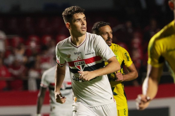 Match between sao paulo and mirassol for the brazilian championship. Sao Paulo SP, 05/24/2025 - football / Sao Paulo vs Mirassol - player Oscar during the match between Sao Paulo and Mirassol, valid f ...