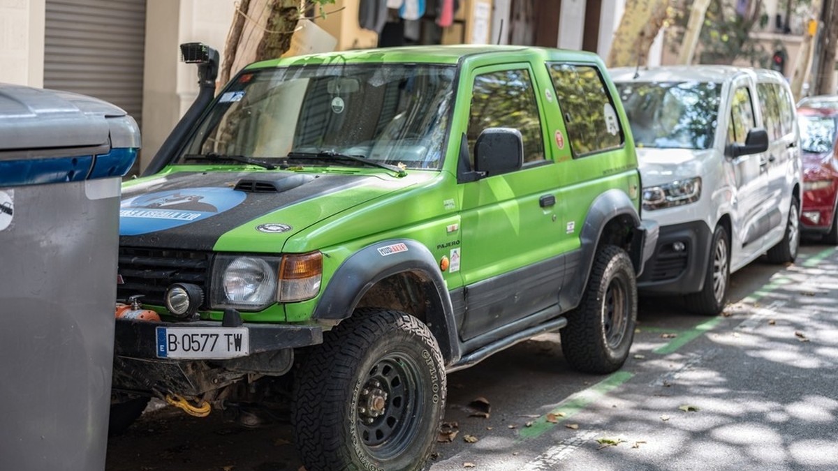 Paris cracks down on off-road vehicles