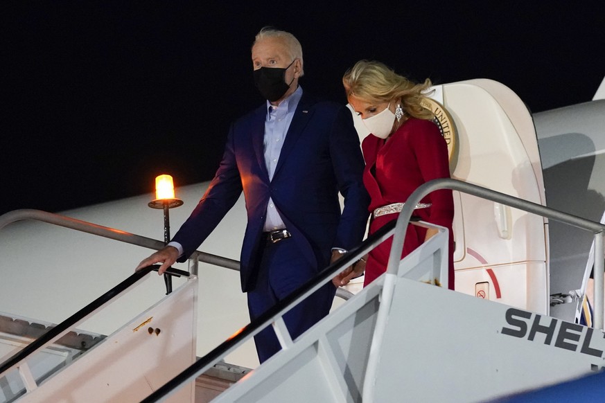 President Joe Biden and first lady Jill Biden arrive at LaGuardia International Airport, Friday, Sept. 10, 2021, in New York. (AP Photo/Evan Vucci)
Joe Biden,Jill Biden