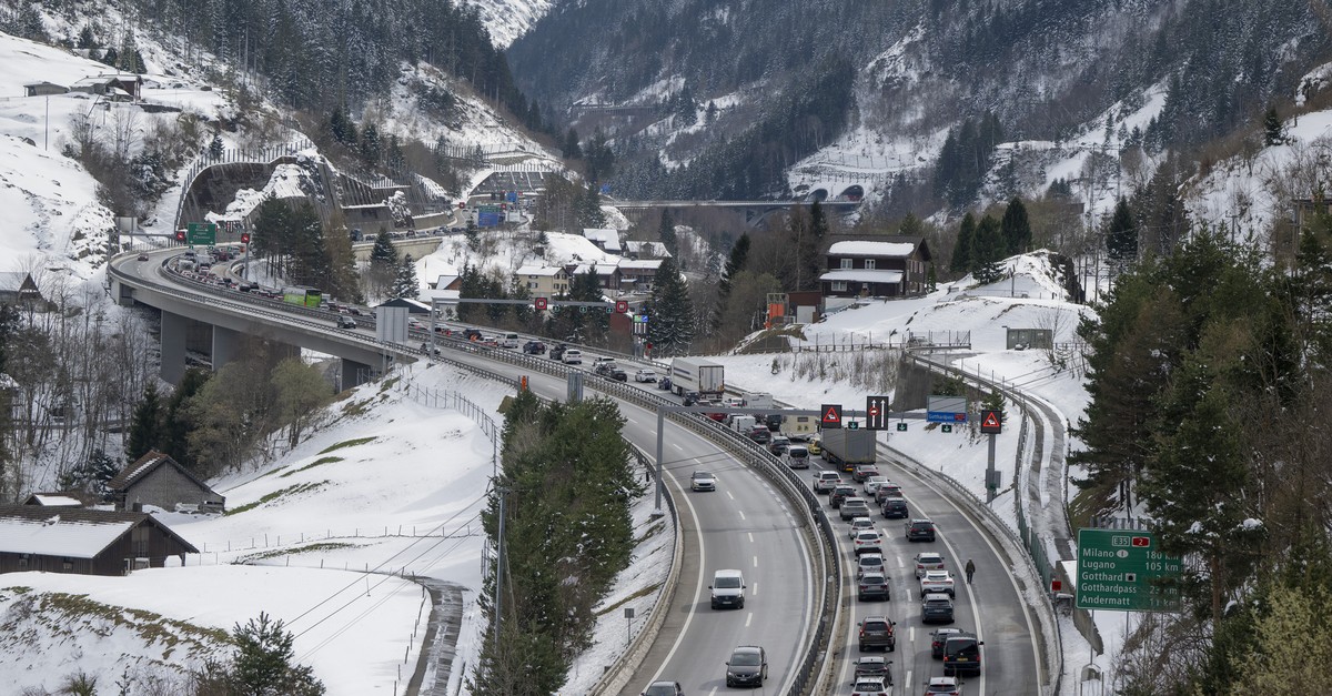Drei Lawinen gingen während Strassensperrung in Uri nieder