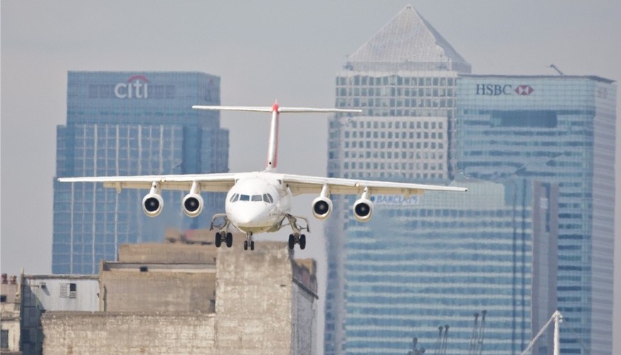 Anflug in London City mit einer Avro-Maschine der Swiss.&nbsp;