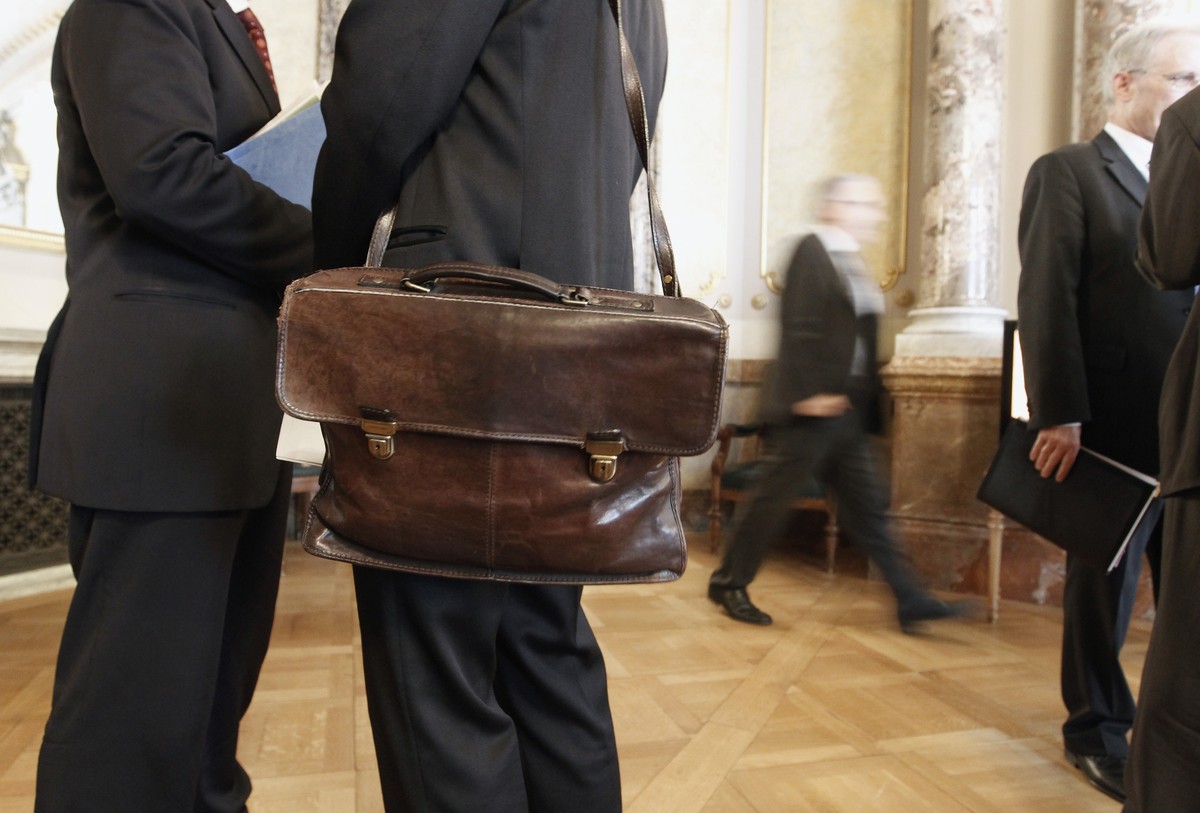 LZU DEN EIDGENOESSISCHEN WAHLEN VOM 18. OKTOBER 2015 STELLEN WIR IHNEN ZUM THEMA WANDELHALLE FOLGENDES BILDMATERIAL ZUR VERFUEGUNG - WEITERE BILDER FINDEN SIE AUF UNSERER WEBSEITE "PARLAMENTSWAHL ...
